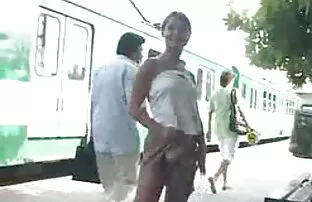 XXX Żona ostre filmy erotyczne darmowe kocha swoich przyjaciół męża