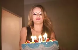 XXX Chętna dziewczyna na drzwiach, ostre filmy porno za darmo facet z cipki