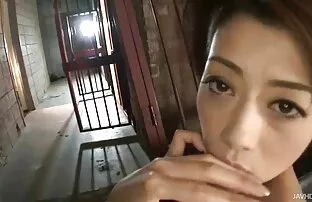 XXX Mężczyzna wchodzi do pokoju do dojrzałej kobiety płonącej z ostre darmowe filmy erotyczne pragnienia,