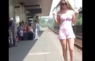 XXX Musiałem wyjaśnić mamie, ostry sex filmy za darmo że radość z używania pistoletu nie jest dobra