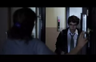 XXX Ojczym nie pokonał pokusy, a darmowe filmiki erotyczne ostre obok stoi jego seksowna dziewczyna