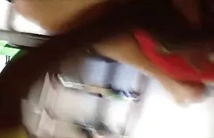 XXX Przystojni chłopcy, między cyckami, w filmy erotyczne ostre ruchanie ustach zapracowanej dziewczyny.