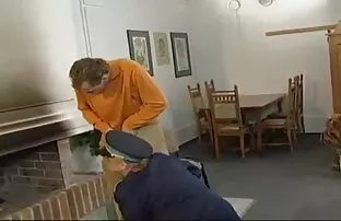 XXX I filmiki ostry sex zobaczyłem kobietę lizającą męża siedzącego na dużym,